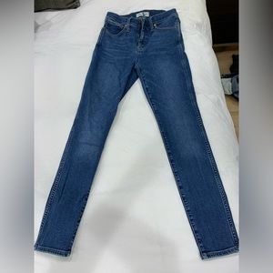 Madewell jeans.  10” high-rise skinny.  Size 26.